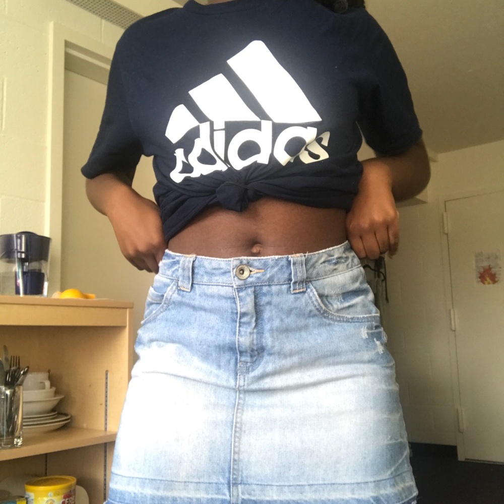 Lightwashed denim skirt